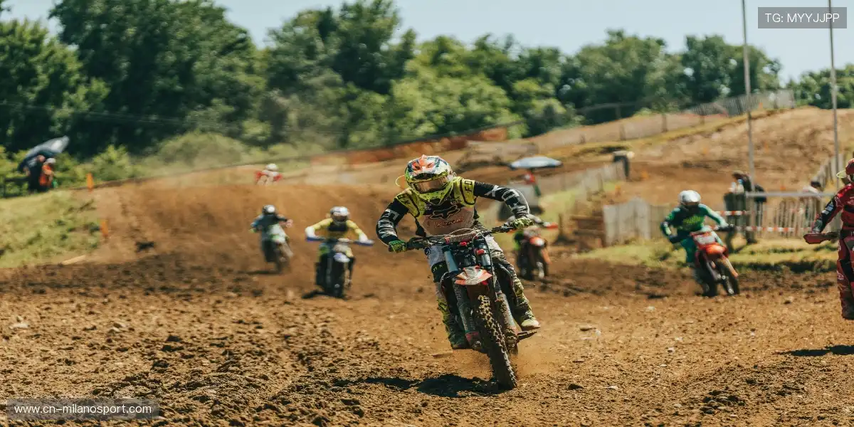 📸 汗水光影中闪烁,每一帧都如艺术品惊艳!🎨